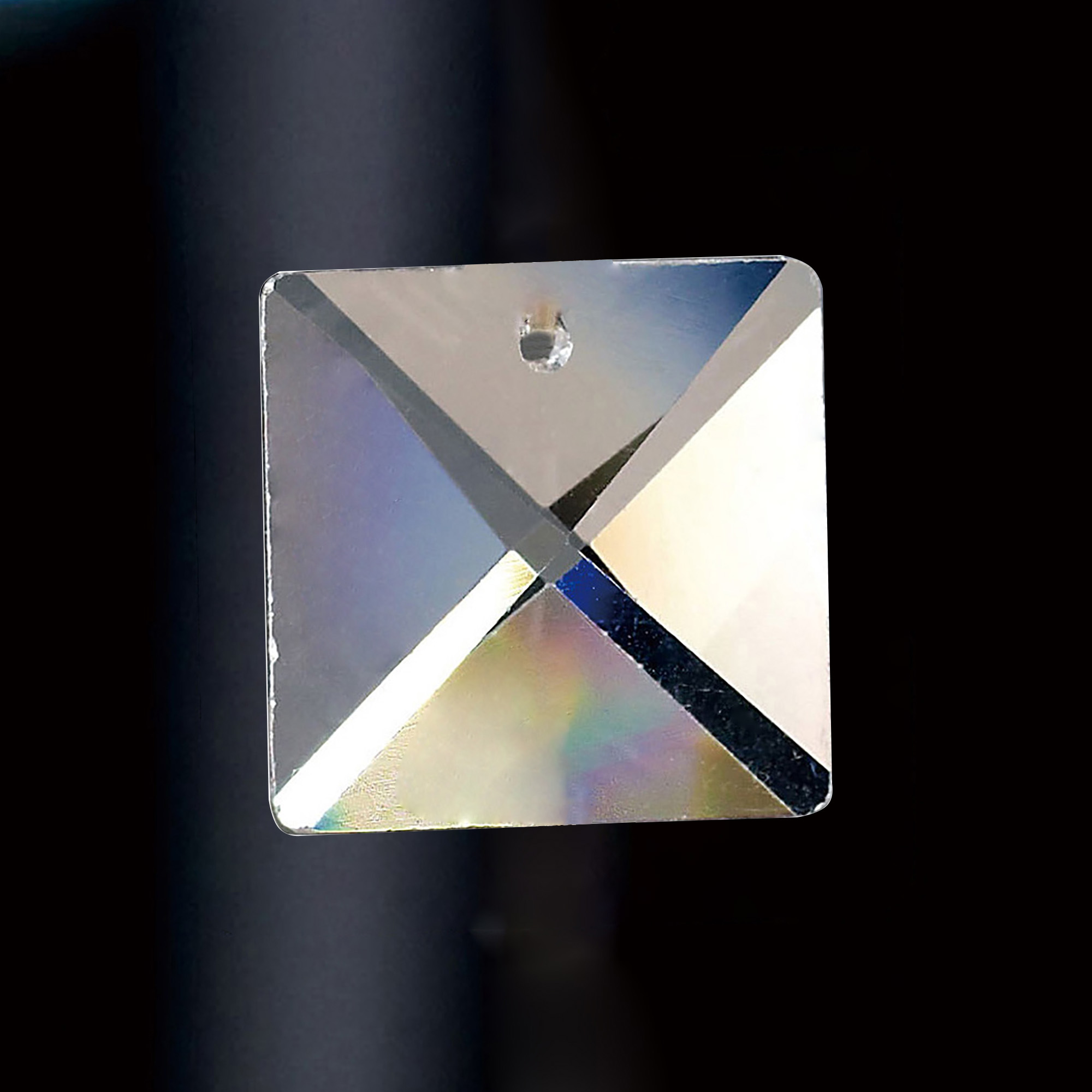 C70045  Crystal Square Without Ring 24mm 1 Hole
